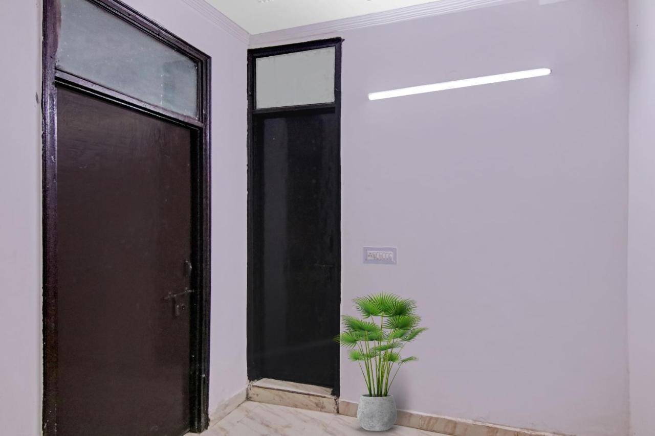 Hotel O Chaudhary Villa New Delhi Bagian luar foto