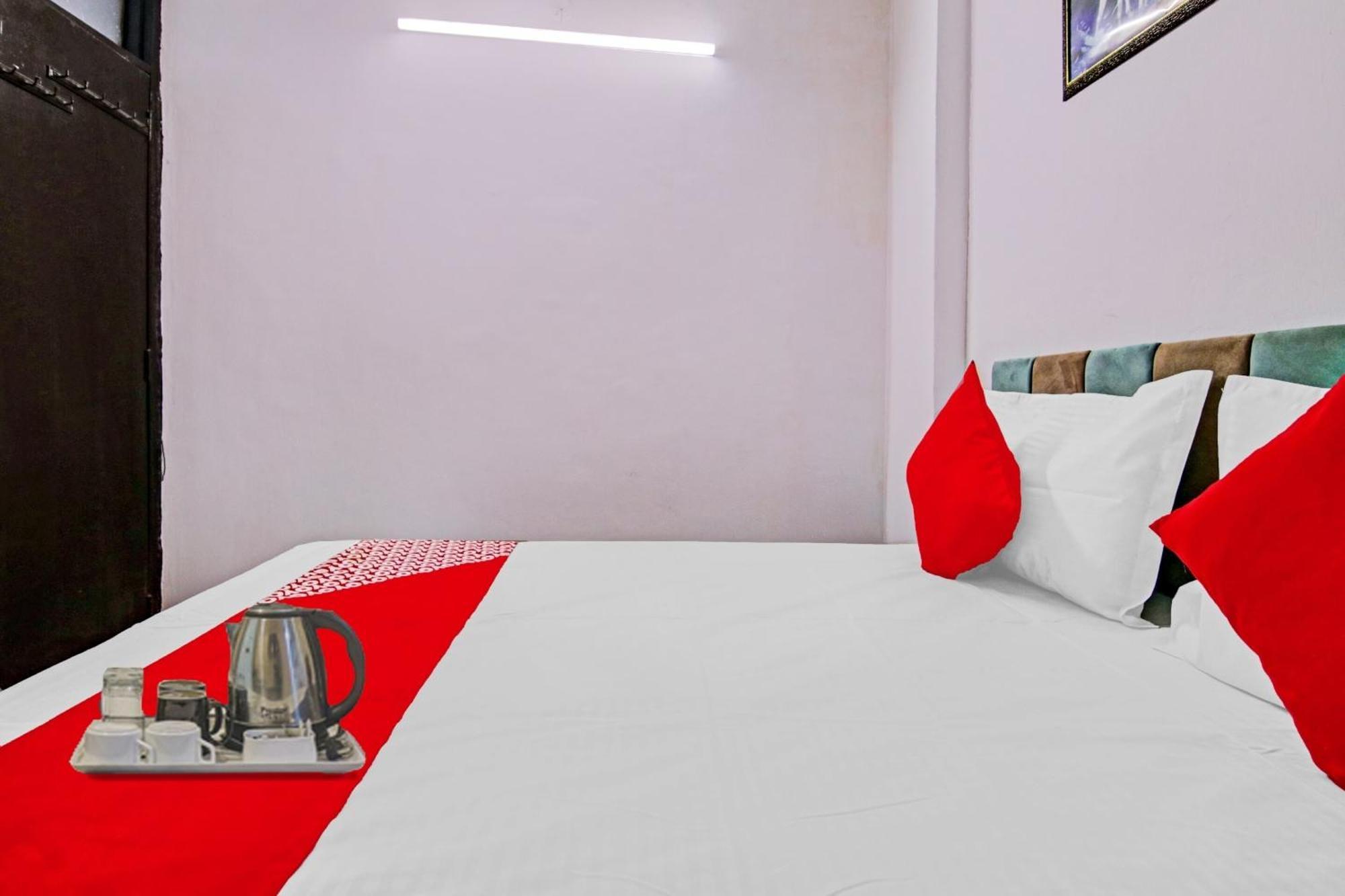Hotel O Chaudhary Villa New Delhi Bagian luar foto