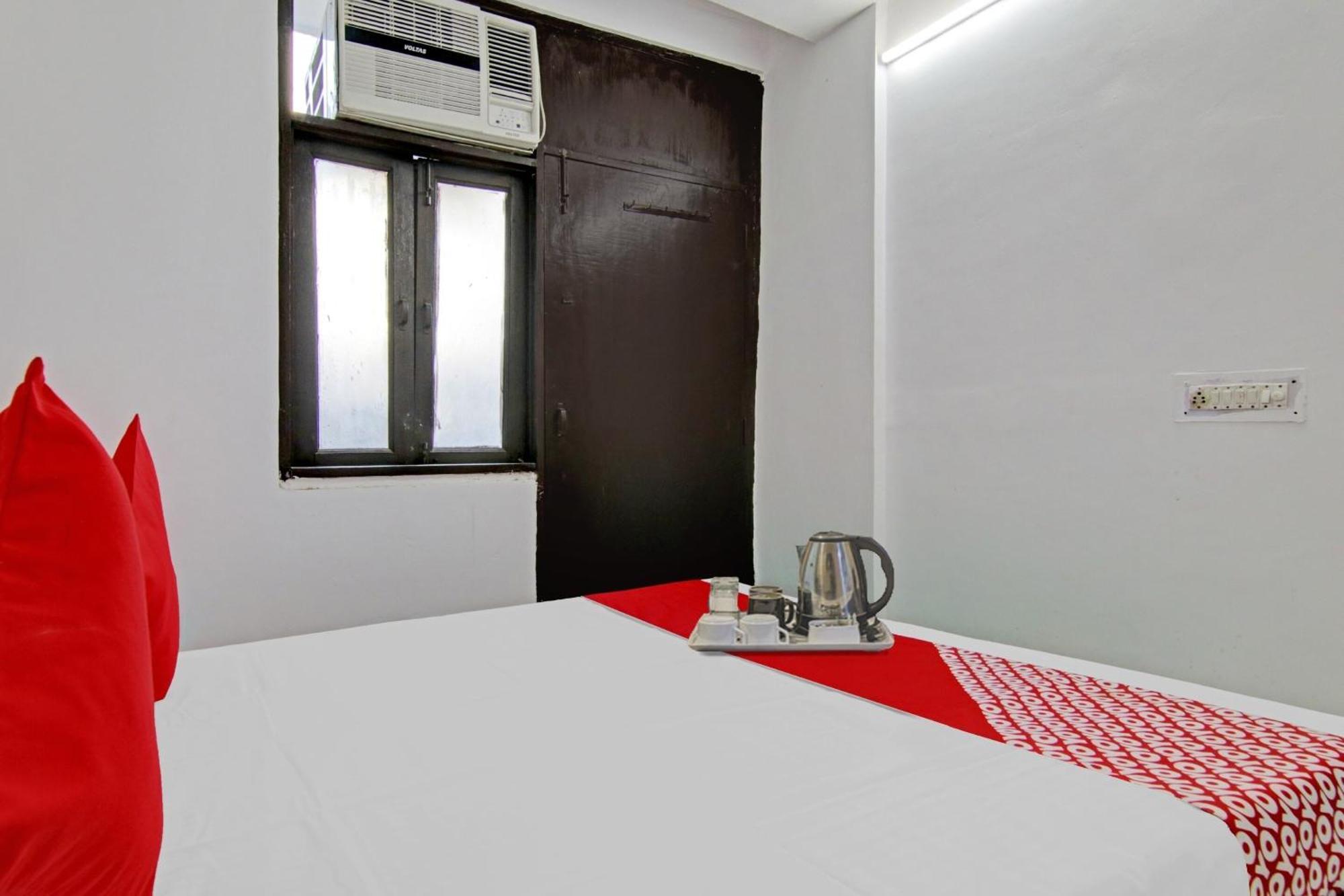 Hotel O Chaudhary Villa New Delhi Bagian luar foto